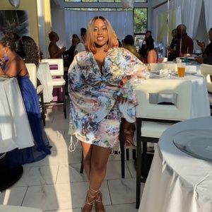 Meet your Poshers, Leah and Connie